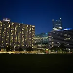 Luxe City Views Prime Location 24-7 Parking Gym Lounge